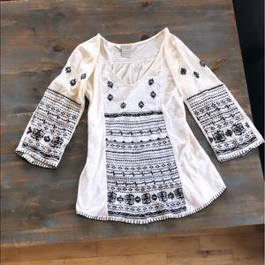 Lucky Brand boho top w embroidered details